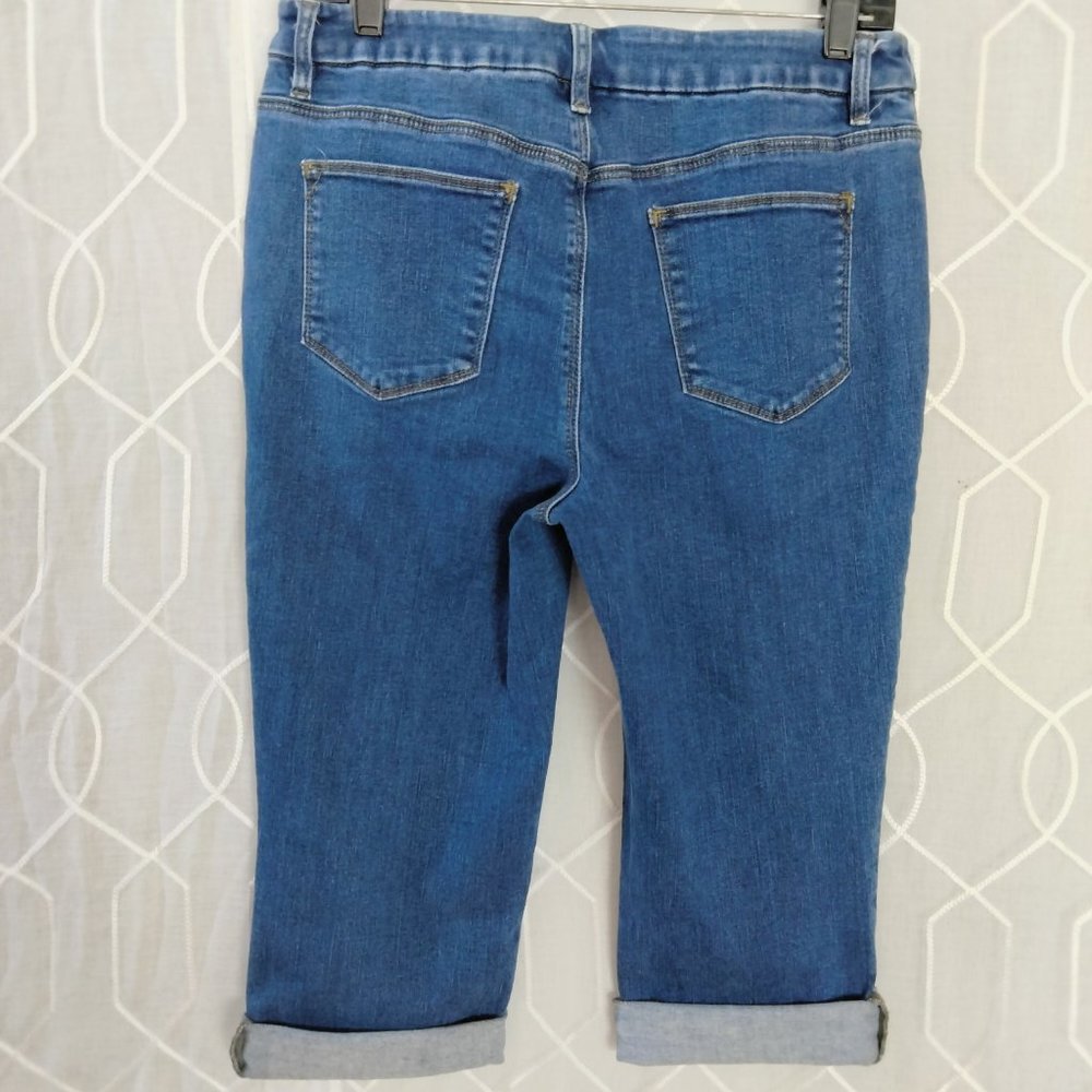 Chico's Perfect Stretch Girlfriend Slim Leg Capri 1